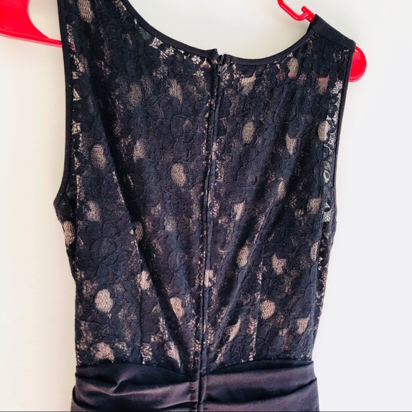 Robe Cocktail BCBG Max Azria Noire Dentelle Dos - Taille 0 Fourreau Genou - Neuve Sans étiquette
